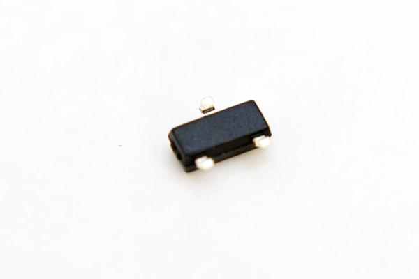 2N7002